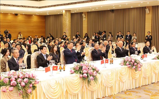 Đại biểu hai nước dự chiêu đãi. Ảnh: Lâm Khánh – TTXVN