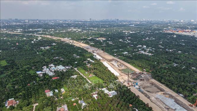 Dự án đường Vành đai 3 TP Hồ Chí Minh đoạn qua tỉnh Bình Dương hiện đạt 34,5% kế hoạch đề ra. Ảnh: Hoàng Hiếu - TTXVN