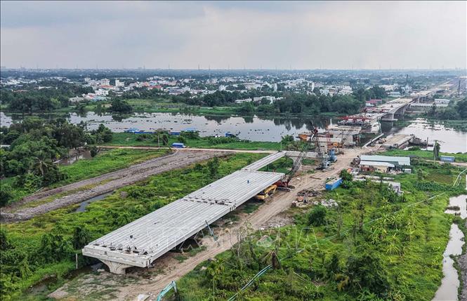 Cầu Bình Gởi sau khi hoàn thành sẽ kết nối xã An Sơn (thành phố Thuận An, tỉnh Bình Dương) với xã Bình Mỹ (huyện Củ Chi, TP Hồ Chí Minh). Ảnh: Hoàng Hiếu - TTXVN