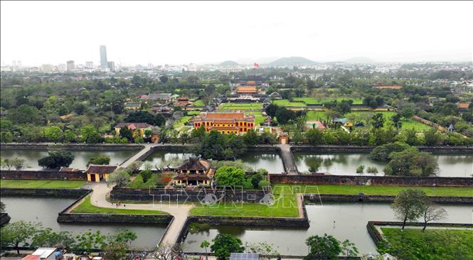 Đại Nội Huế nhìn từ phía cửa Hoà Bình. Ảnh: Vũ Sinh - TTXVN