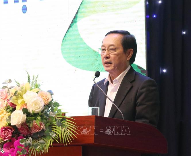 Ông Huỳnh Thành Đạt, Ủy viên Trung ương Đảng, Phó Trưởng Ban Tuyên giáo và Dân vận Trung ương, phát biểu tại hội thảo. Ảnh: Thùy Dung - TTXVN