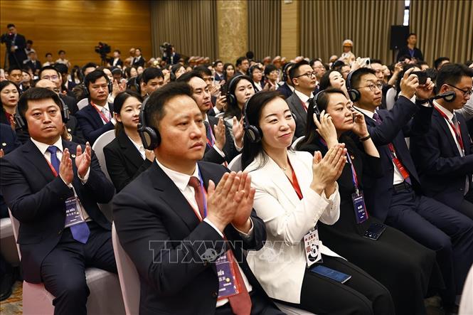 Các đại biểu tham dự Liên hoan giao lưu hữu nghị nhân dân Việt Nam – Trung Quốc. Ảnh: Doãn Tấn - TTXVN