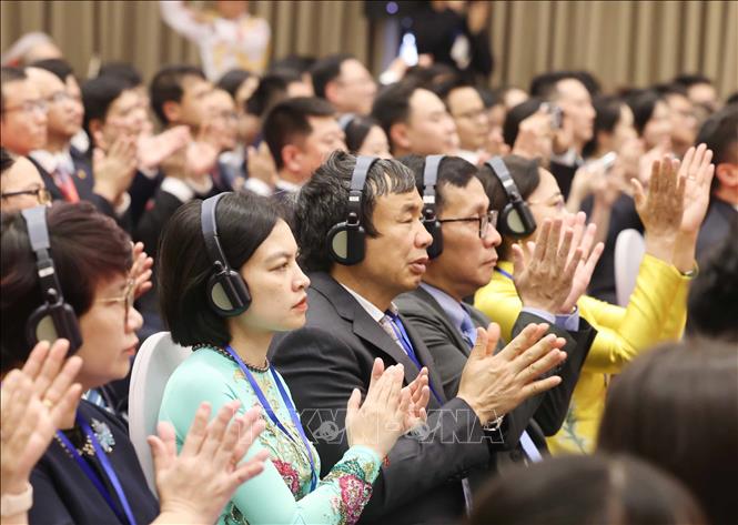 Các đại biểu dự Liên hoan giao lưu hữu nghị nhân dân Việt Nam – Trung Quốc. Ảnh: Thống Nhất - TTXVN