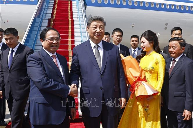 Đồng chí Phạm Minh Chính, Ủy viên Bộ Chính trị, Thủ tướng Chính phủ tiễn Tổng Bí thư, Chủ tịch nước Trung Quốc Tập Cận Bình tại Sân bay quốc tế Nội Bài. Ảnh: Doãn Tấn – TTXVN