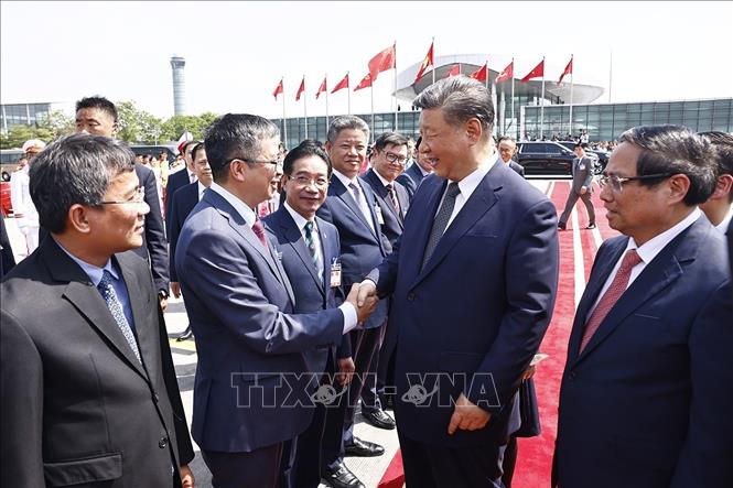 Đồng chí Phạm Minh Chính, Ủy viên Bộ Chính trị, Thủ tướng Chính phủ chủ trì lễ tiễn Tổng Bí thư, Chủ tịch nước Trung Quốc Tập Cận Bình tại Sân bay quốc tế Nội Bài. Ảnh: Doãn Tấn – TTXVN