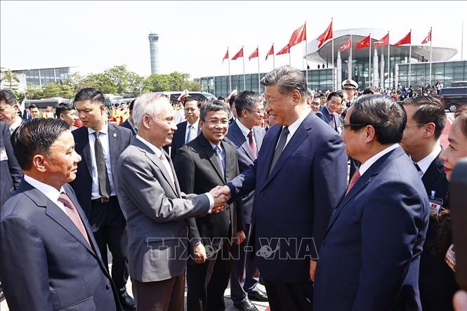 Đồng chí Phạm Minh Chính, Ủy viên Bộ Chính trị, Thủ tướng Chính phủ chủ trì lễ tiễn Tổng Bí thư, Chủ tịch nước Trung Quốc Tập Cận Bình tại Sân bay quốc tế Nội Bài. Ảnh: Doãn Tấn – TTXVN