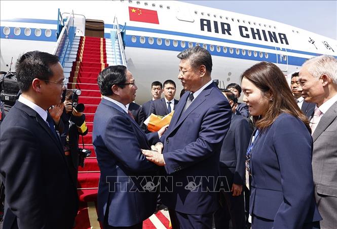 Đồng chí Phạm Minh Chính, Ủy viên Bộ Chính trị, Thủ tướng Chính phủ tiễn Tổng Bí thư, Chủ tịch nước Trung Quốc Tập Cận Bình tại Sân bay quốc tế Nội Bài. Ảnh: Doãn Tấn – TTXVN