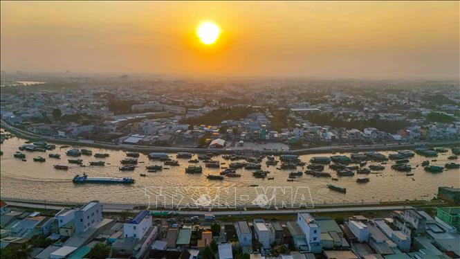 Chợ nổi Cái Răng nằm trên sông Cần Thơ, thuộc quận Cái Răng, thành phố Cần Thơ. Ảnh: Thanh Liêm - TTXVN