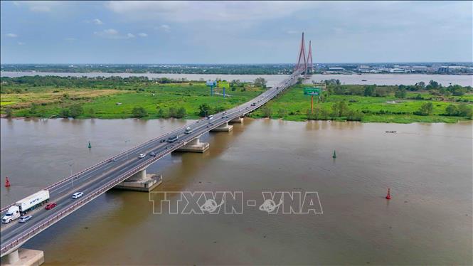 Cầu Cần Thơ bắc qua sông Hậu, nối thành phố Cần Thơ và tỉnh Vĩnh Long. Ảnh: Thanh Liêm - TTXVN