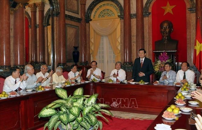 Nhân kỷ niệm 90 năm Ngày Báo chí cách mạng Việt Nam (21/6/1925-21/6/2015), sáng 17/6/2015, tại Phủ Chủ tịch, Chủ tịch nước Trương Tấn Sang gặp mặt thân mật Đoàn đại biểu Hội Nhà báo Việt Nam. Ảnh: Nguyễn Khang – TTXVN