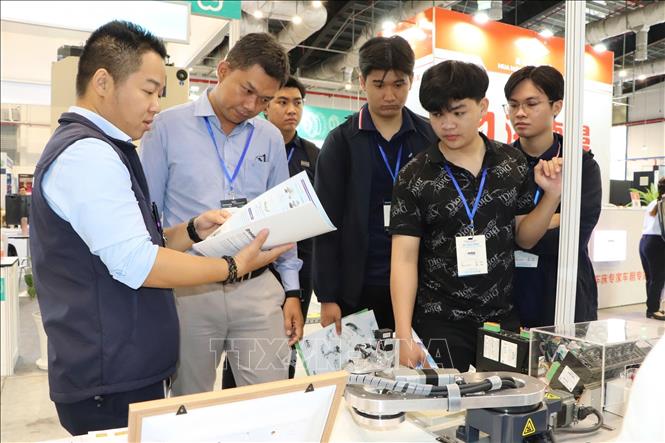 Triển lãm và hội thảo quốc tế về cơ khí chính xác và sản xuất chế tạo tại Bình Dương – Manufacturing Bình Dương 2025. Ảnh: Huyền Trang TTXVN 