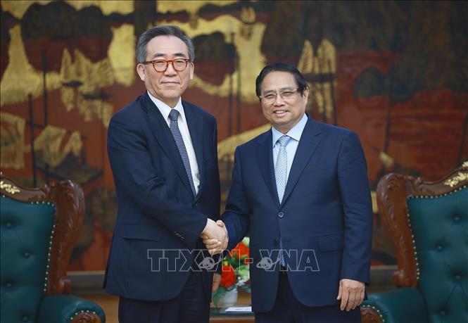 Prime Minister Pham Minh Chinh and Republic of Korea’s Minister of Foreign Affairs Cho Tae-yul. VNA Photo: Dương Giang 