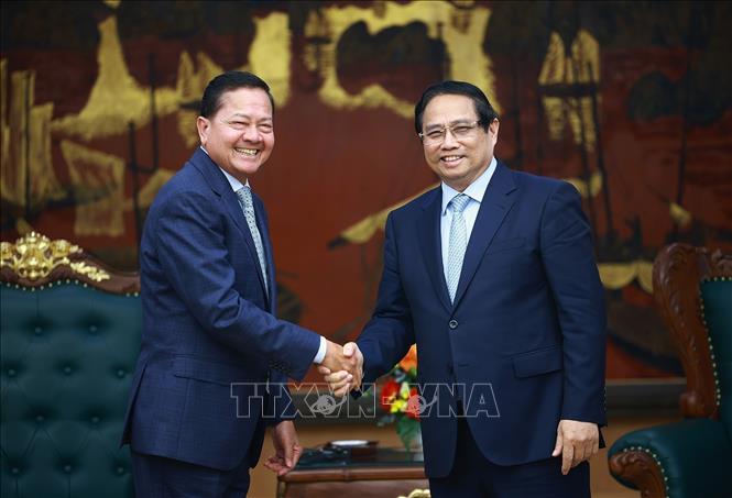 Prime Minister Pham Minh Chinh and Cambodian Deputy Prime Minister Neth Savoeun. VNA Photo: Dương Giang 