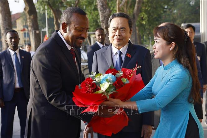 Chủ tịch Quốc hội Trần Thanh Mẫn đón Thủ tướng Cộng hòa Dân chủ Liên bang Ethiopia Abiy Ahmed Ali. Ảnh: Doãn Tấn - TTXVN
