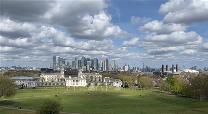Thành phố London nhìn từ Đài thiên văn hoàng gia Greenwich. Ảnh: Minh Hợp - Pv TTXVN tại Anh