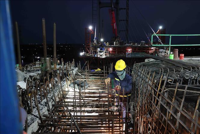 Rach Mieu 2 Bridge is currently under construction and is expected to complete its main span closure on April 30, 2025. VNA Photo: Vũ Sinh
