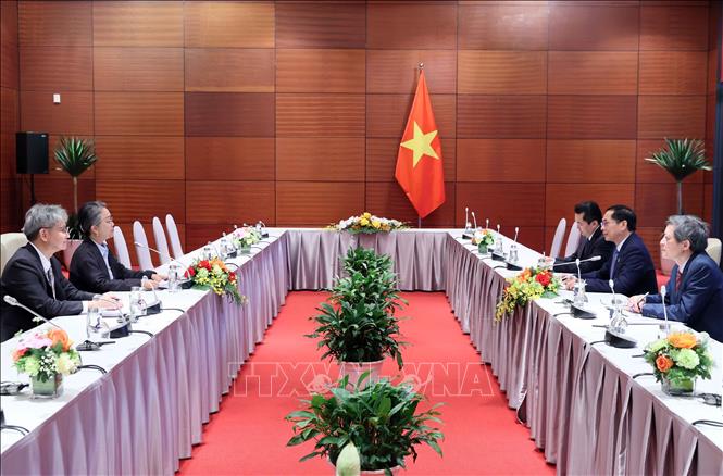 Phó Thủ tướng, Bộ trưởng Ngoại giao Bùi Thanh Sơn tiếp Thư ký Điều hành Ủy ban Kinh tế và Xã hội khu vực châu Á – Thái Bình Dương của Liên hợp quốc. Ảnh: An Đăng - TTXVN