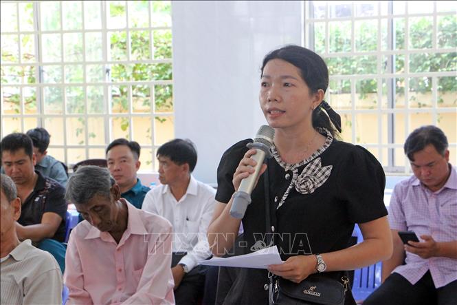 Cử tri phường Hưng Phú, quận Cái Răng phát biểu ý kiến tại buổi tiếp xúc. Ảnh: Trung Kiên - TTXVN