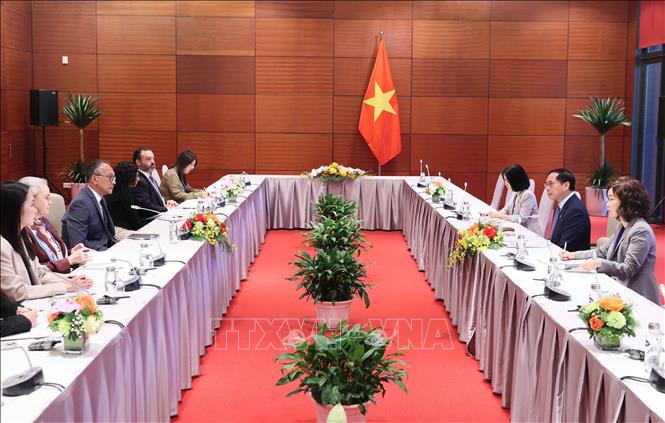 Deputy PM and FM Bui Thanh Son receives President and CEO of World Resources Institute (WRI) Ani Dasgupta. VNA Photo: An Đăng 