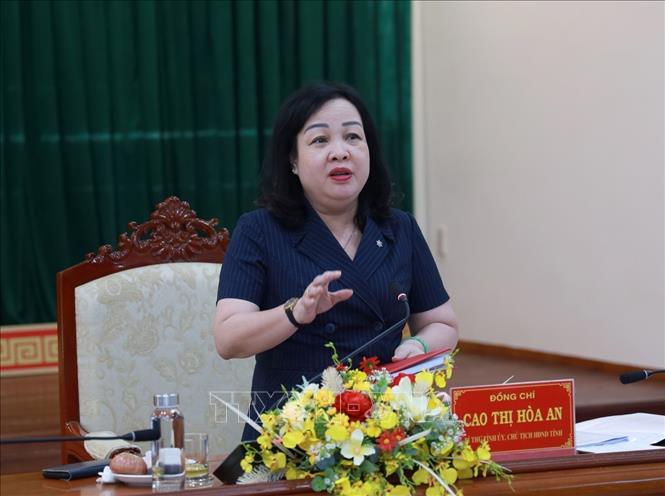 Bà Cao Thị Hòa An, Bí thư Tỉnh ủy, Chủ tịch HĐND tỉnh Phú Yên phát biểu. Ảnh: Xuân Triệu - TTXVN