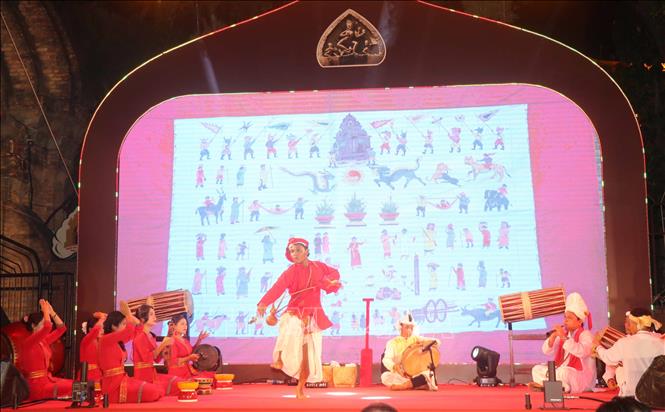 Tiết mục nghệ thuật tại lễ khai mạc. Ảnh: Đặng Tuấn-TTXVN