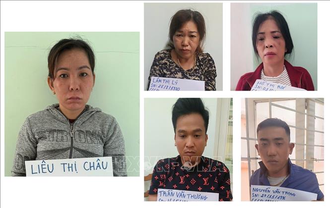 Các đối tượng dàn cảnh để cướp giật tài sản. Ảnh: TTXVN phát