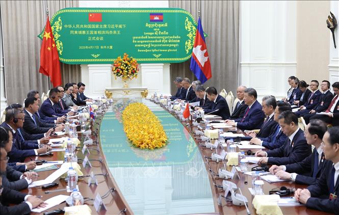 Thủ tướng Chính phủ Hoàng gia Campuchia Samdech Thipadei Hun Manet và Chủ tịch Trung Quốc Tập Cận Bình tại cuộc hội đàm ở Phnom Penh, Campuchia, ngày 17/4/2025. Ảnh: THX/TTXVN