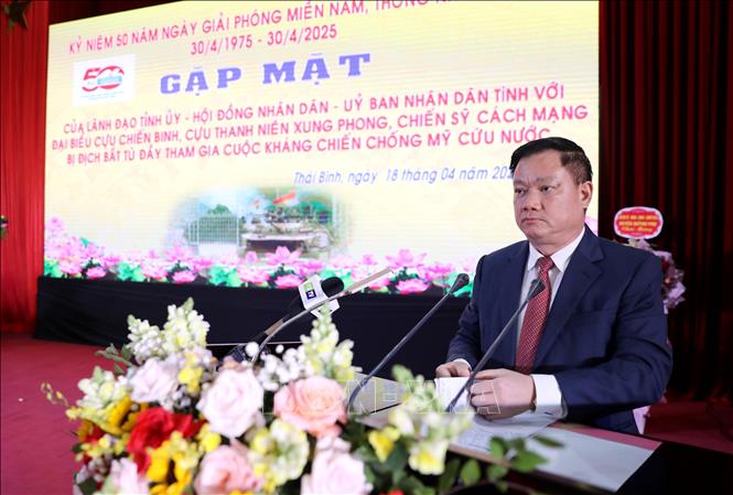 Bí thư Tỉnh ủy Thái Bình Nguyễn Khắc Thận phát biểu tại buổi gặp mặt. Ảnh: Thế Duyệt - TTXVN