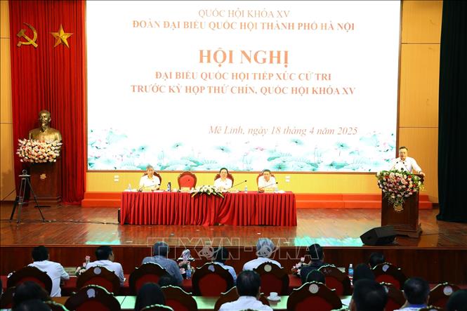 Toàn cảnh buổi tiếp xúc cử tri. Ảnh: Quốc Lũy - TTXVN.