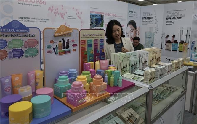 Beautycare products are introduced at the exhibition. VNA Photo: Trần Việt