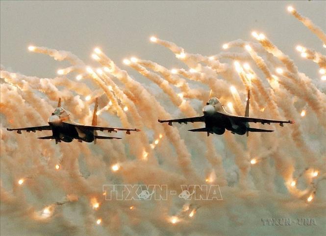 Không quân Việt Nam được trang bị dòng máy bay tiêm kích hiện đại Su-30MK2, hiện thực hóa chủ trương tiến thẳng lên hiện đại. Ảnh: Lâm Khánh - TTXVN
