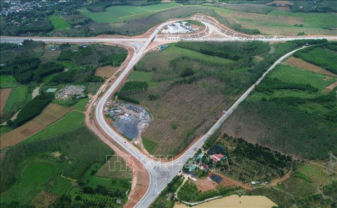Cao tốc Bùng – Vạn Ninh (Quảng Bình) chính thức được thông xe kỹ thuật. Ảnh: Quốc Khánh - TTXVN