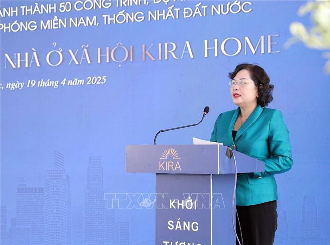 Thống đốc Ngân hàng Nhà nước Việt Nam Nguyễn Thị Hồng phát biểu tại buổi lễ. Ảnh: Hoàng Hùng -TTXVN