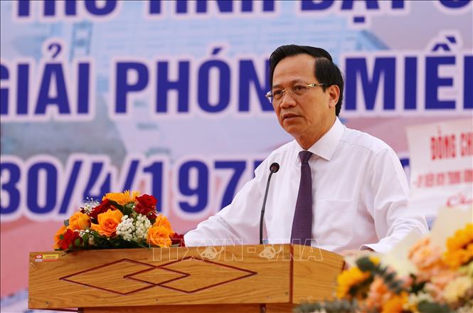 Bộ trưởng Bộ Dân tộc và Tôn giáo Đào Ngọc Dung phát biểu tại lễ khánh thành. Ảnh: Lê Xuân-TTXVN