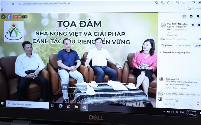 Viện Khoa học Kỹ thuật Nông lâm nghiệp Tây Nguyên (WASI) tổ chức Tọa đàm trực tuyến “Nhà nông Việt và giải pháp canh tác sầu riêng bền vững”, hướng dẫn nông dân chăm sóc cây sầu riêng trong giai đoạn mùa khô. Ảnh: Hoài Thu – TTXVN 