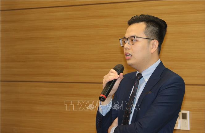 Đồng chí Nguyễn Quang Khánh, nghiên cứu sinh tiến sĩ về vật liệu bán dẫn, Bí thư chi bộ Đông Seoul phát biểu ý kiến tại Đại hội. Ảnh: Đức Thắng - P/v TTXVN tại Hàn Quốc
