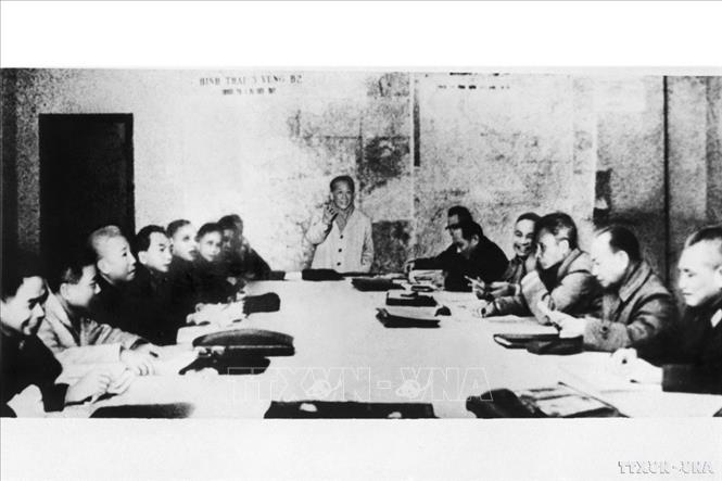 Các đồng chí Bộ Chính trị, Ban Bí thư và Quân ủy Trung ương Đảng họp tháng 11/1974, quyết định mở cuộc Tổng tiến công và nổi dậy mùa Xuân 1975. Ảnh: TTXVN