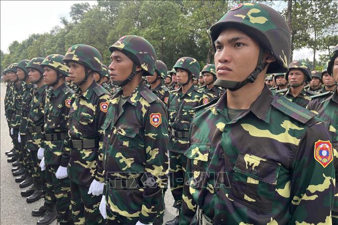 Đội hình các chiến sĩ Quân đội nhân dân Lào. Ảnh: Văn Hướng – TTXVN