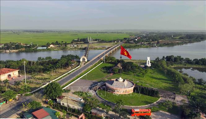 Di tích lịch sử quốc gia đặc biệt “Đôi bờ Hiền Lương - Bến Hải”. Ảnh: Vũ Sinh - TTXVN