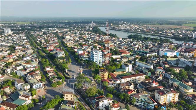 Ngã tư đường Trần Hưng Đạo với đường Hùng Vương, thành phố Đông Hà, tỉnh Quảng Trị. Ảnh: Vũ Sinh – TTXVN