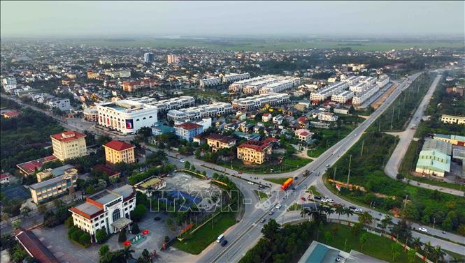 Ngã tư đường Hùng Vương với đường tránh thành phố Đông Hà (Quảng Trị). Ảnh: Vũ Sinh – TTXVN