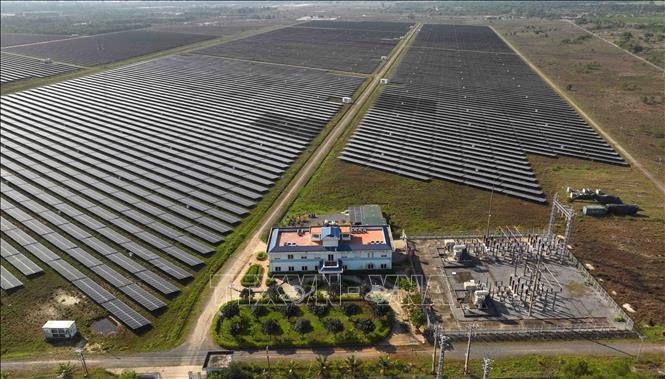 Nhà máy điện mặt trời Gio Thành 1 có công suất 50 MWp, ở 2 xã Gio Thành và Gio Hải, huyện Gio Linh. Ảnh: Vũ Sinh - TTXVN