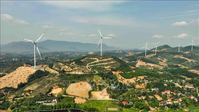 Nhà máy điện gió Liên Lập có công suất 48 MW, thuộc địa bàn 2 xã Tân Liên và Tân Lập, huyện Hướng Hoá, tỉnh Quảng Trị. Ảnh: Vũ Sinh – TTXVN
