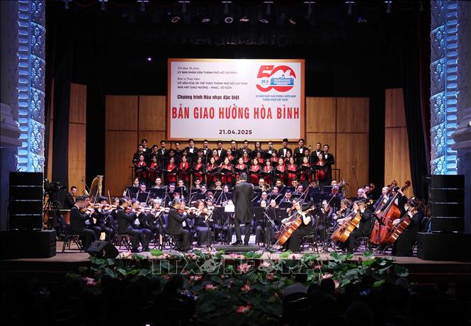 Vna Performance Perth Party leader attends special concert celebrating national reunification ...