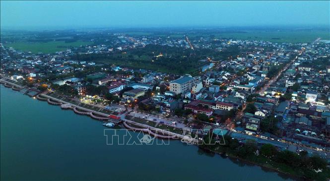 Thị xã Quảng Trị bên bờ sông Thạch Hãn. Ảnh: Vũ Sinh – TTXVN