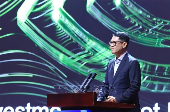 Ông Steven Truong, Phó Chủ tịch Tập đoàn NVIDIA trình bày tham luận. Ảnh: Tuấn Anh  - TTXVN 