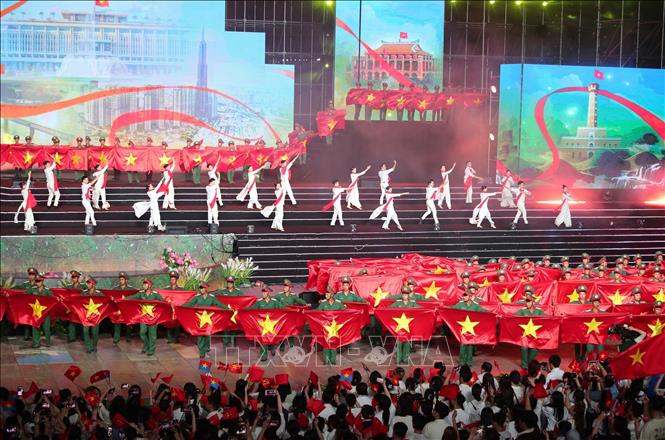 Một tiết mục trong chương trình nghệ thuật ''Hẹn ước Bắc - Nam''. Ảnh: Trọng Đức - TTXVN
