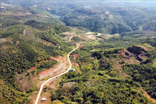 Một đoạn đường Đạo Nghĩa - Quảng Khê (giai đoạn 2). Ảnh: TTXVN phát