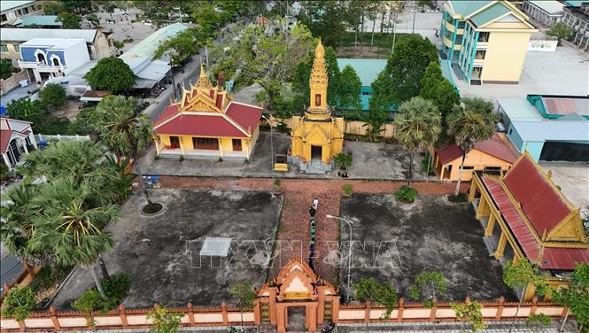 Tháp 4 sư liệt sĩ (tỉnh KIên Giang) được Bộ Văn hóa - Thông tin công nhận là Di tích lịch sử cấp Quốc gia vào ngày 20/9/1990. Ảnh: Văn Sĩ - TTXVN