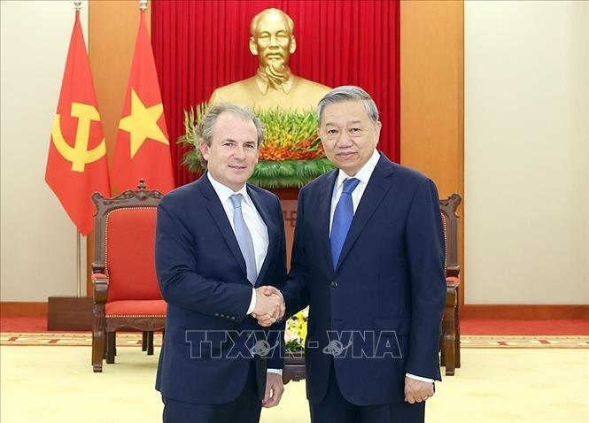 Tổng Bí thư Tô Lâm tiếp ông Daniel Rosen, Giám đốc điều hành Tập đoàn Rosen Partners LLC (Hoa Kỳ). Ảnh: Thống Nhất – TTXVN
